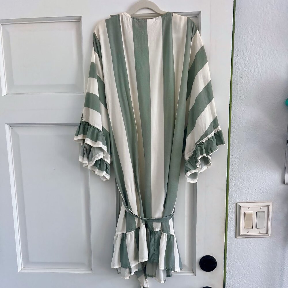 Plum Pretty Sugar Striped Ruffle Robe - Picture 3 of 7